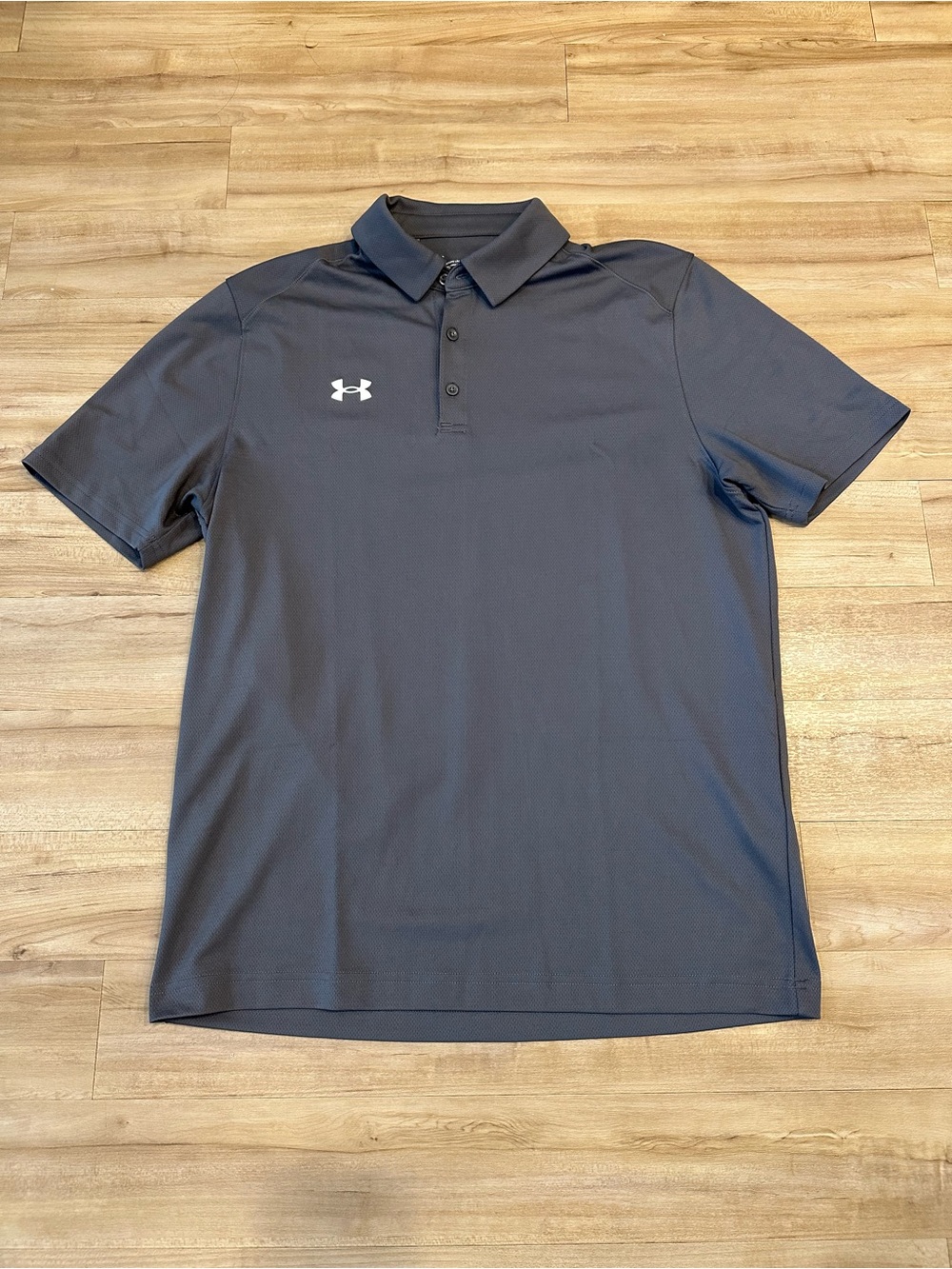 Under Armour Loose Fit Polo Size Medium